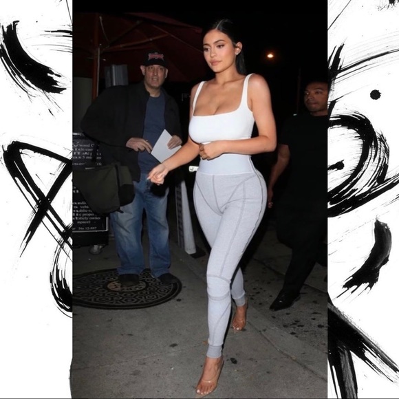 Two piece set - Picture 2 of 2